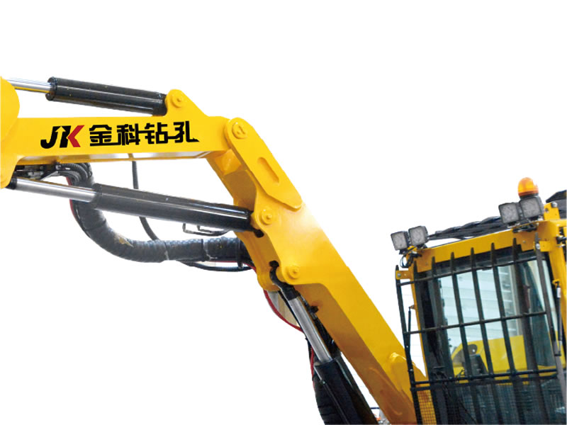 ذراع بوم هيدروليكي مفصلي